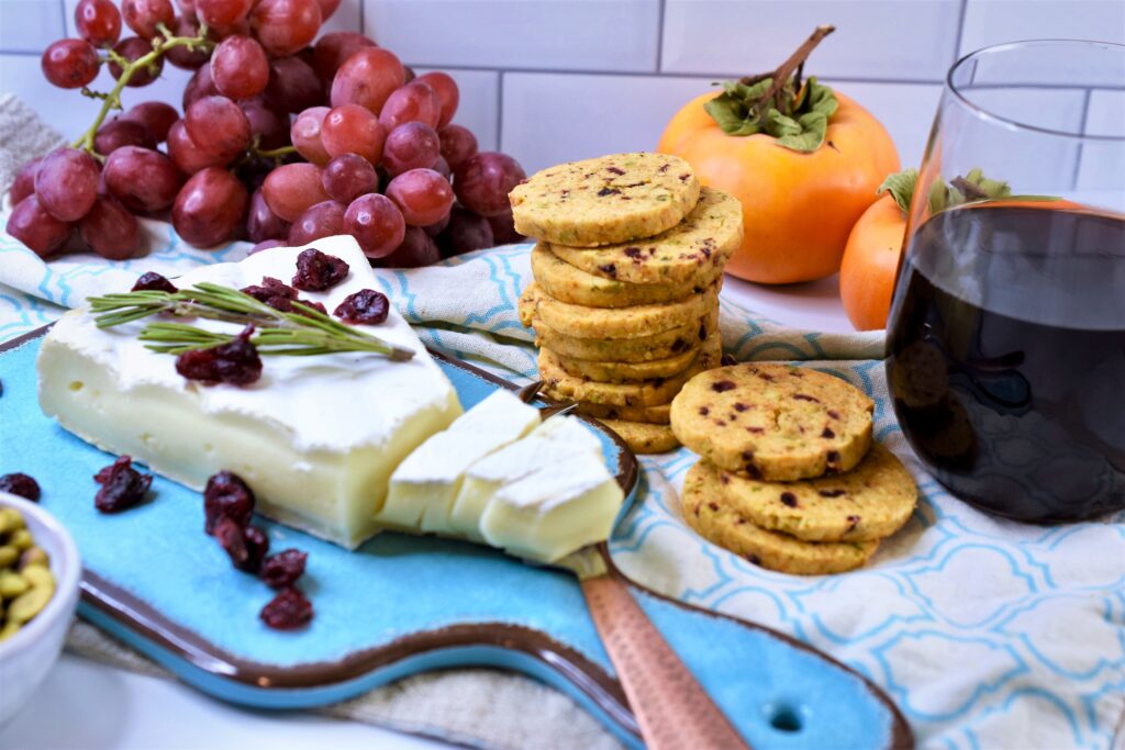 Brie cheese with shortbread crackers